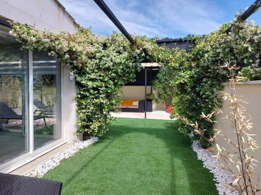 Maison Entiere Redessan Esterno foto