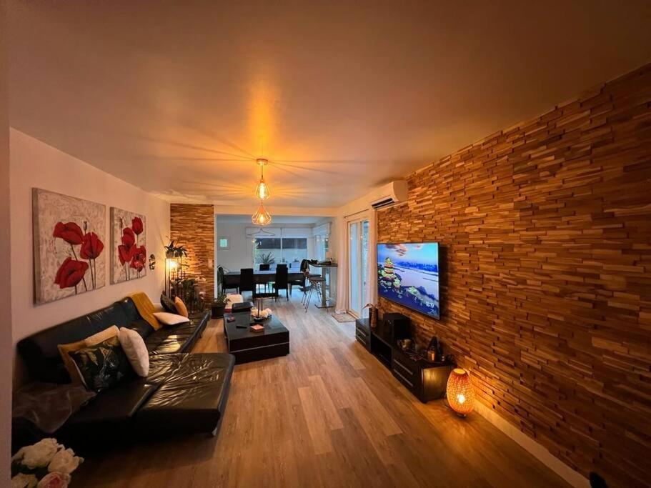 Maison Entiere Redessan Esterno foto
