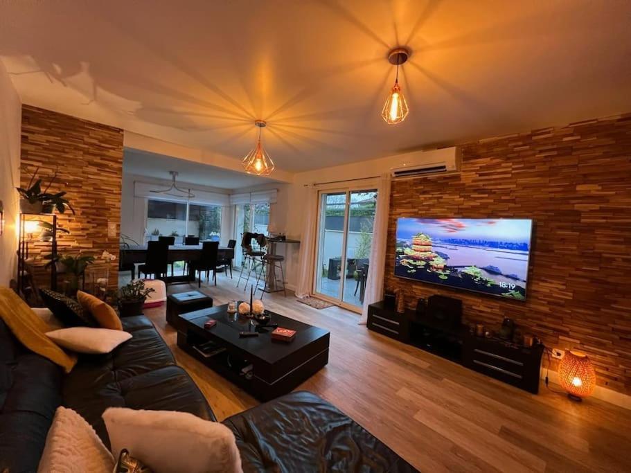 Maison Entiere Redessan Esterno foto