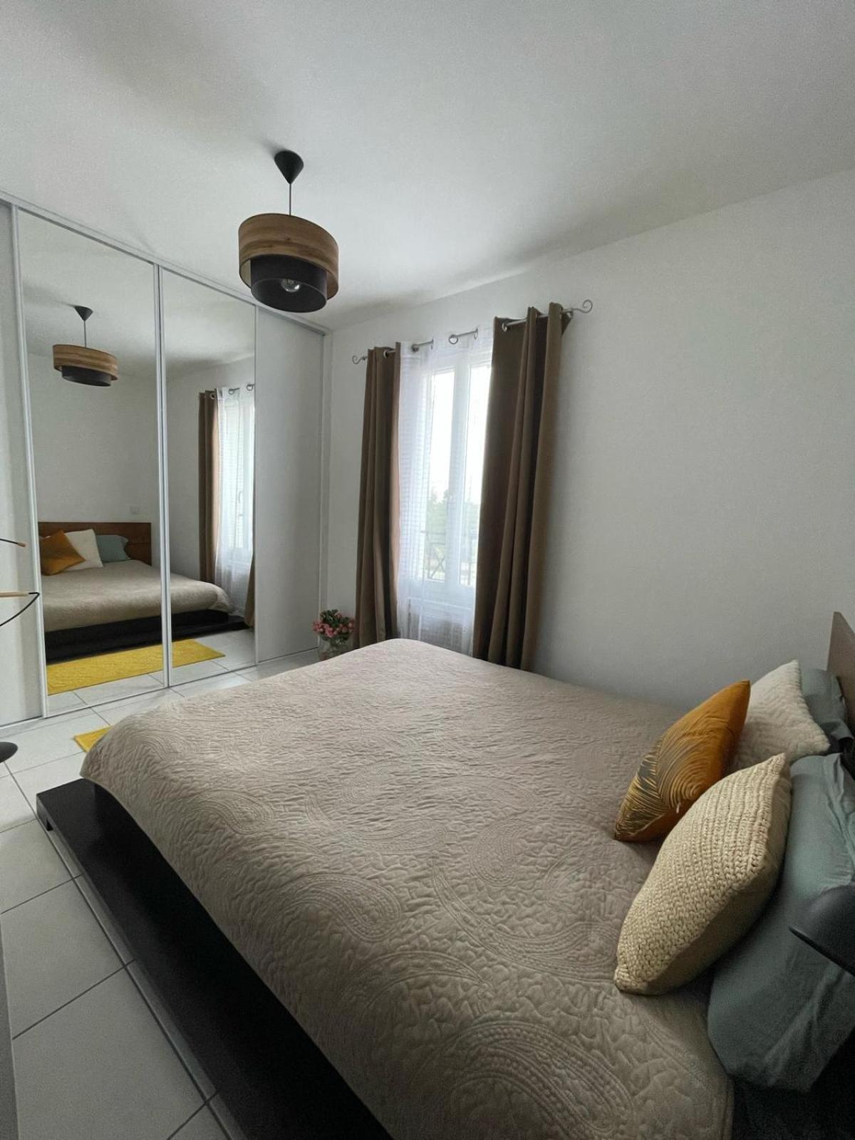 Maison Entiere Redessan Esterno foto